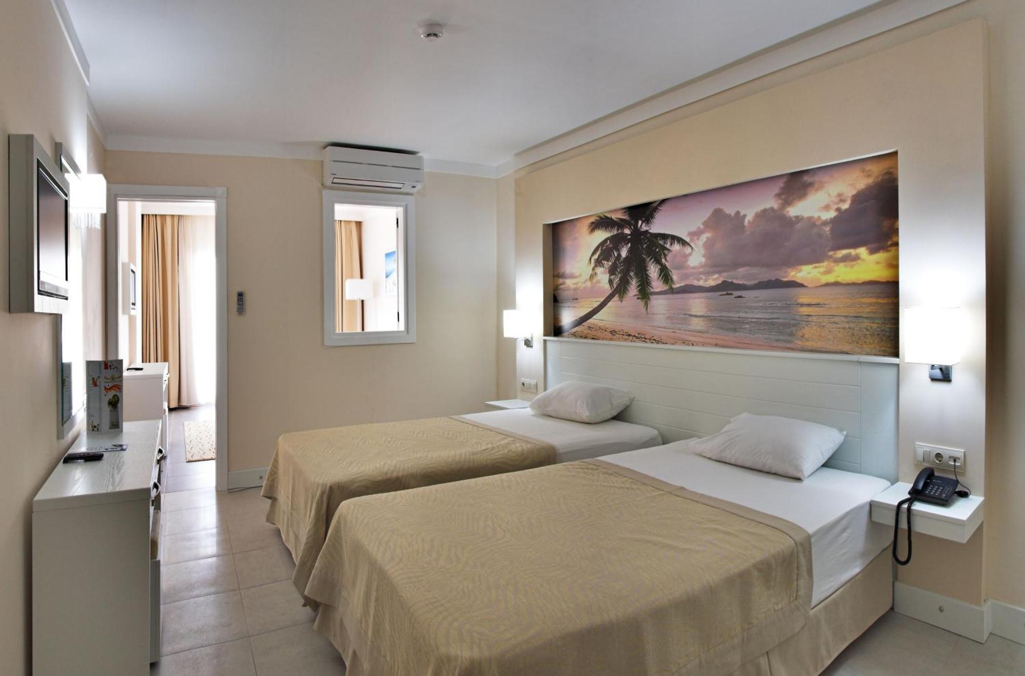 Batihan Beach Resort & Spa Kuşadası Ngoại thất bức ảnh